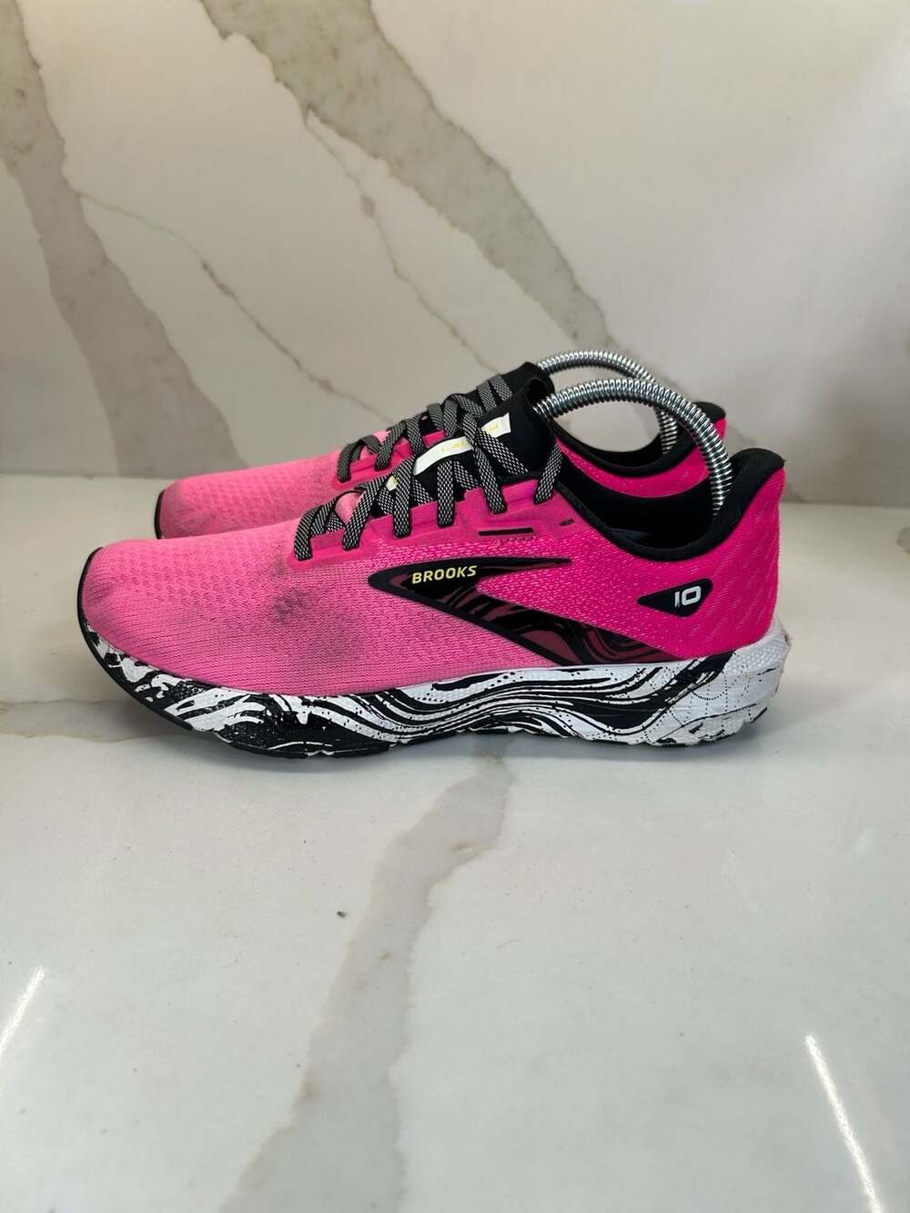 Brooks Launch 9 Women's Running Shoes, Pink/Glow Green/Black, Size 9